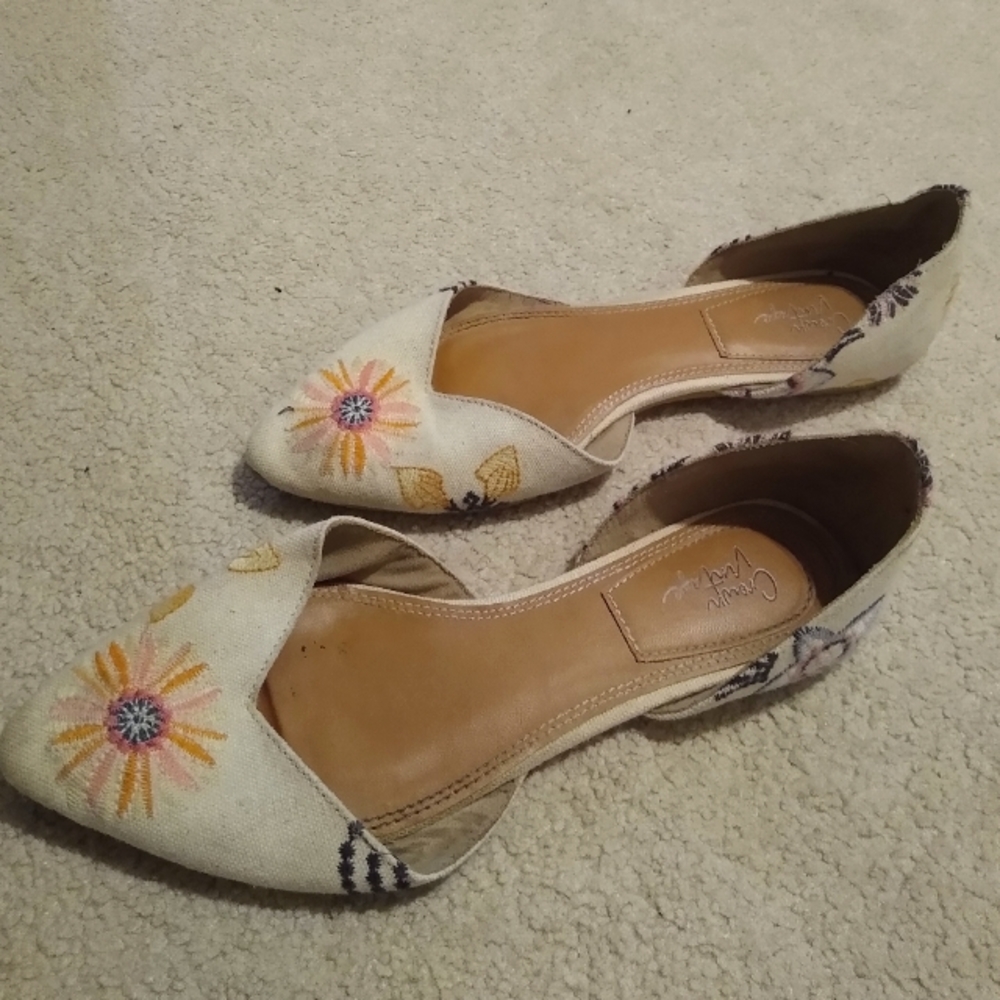 Summer vintage flats
